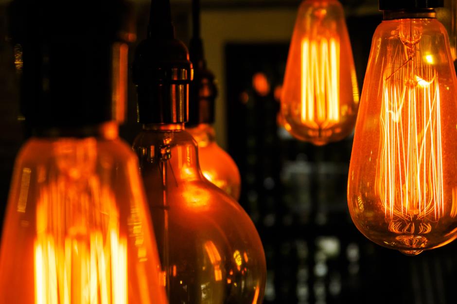The British government and the light bulb
